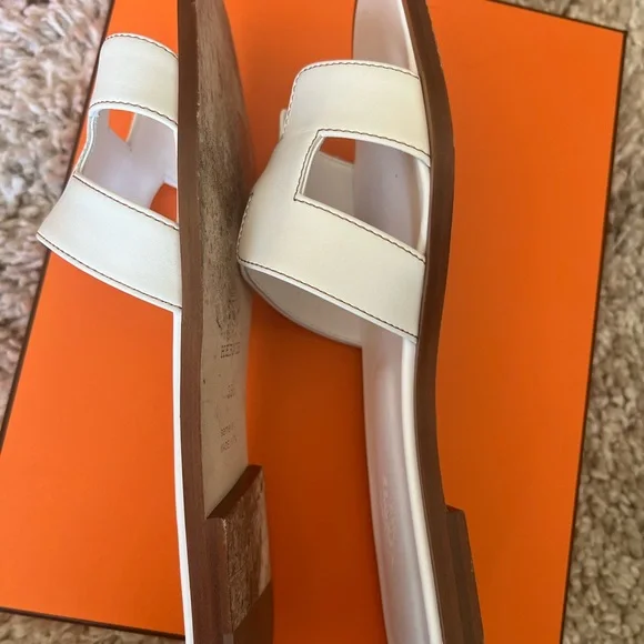 Hermes White Slide Sandals 38.5 - Picture 10 of 15
